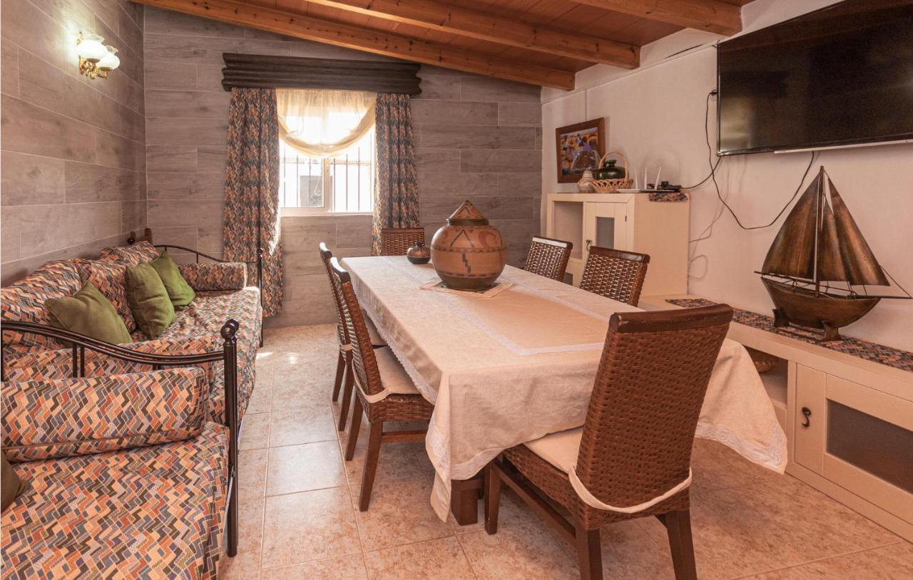 Awesome Home In Antequera With Wifi Exteriör bild