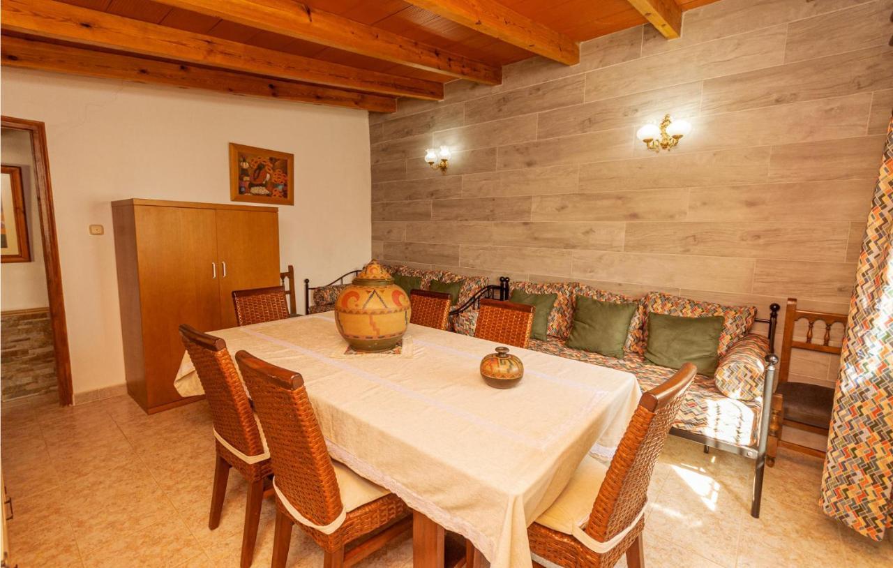 Awesome Home In Antequera With Wifi Exteriör bild